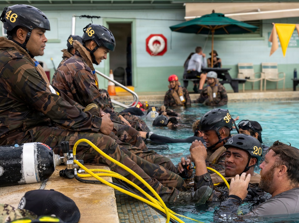 Royal Tongan Marines Conduct Shallow Underwater Egress Training