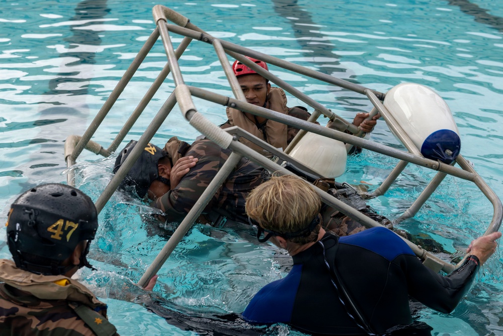 Royal Tongan Marines Conduct Shallow Underwater Egress Training