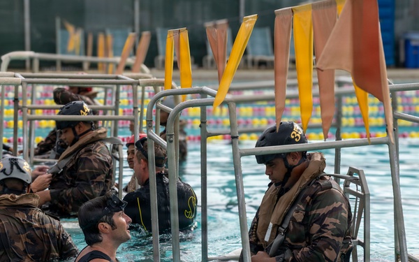 Royal Tongan Marines Conduct Shallow Underwater Egress Training