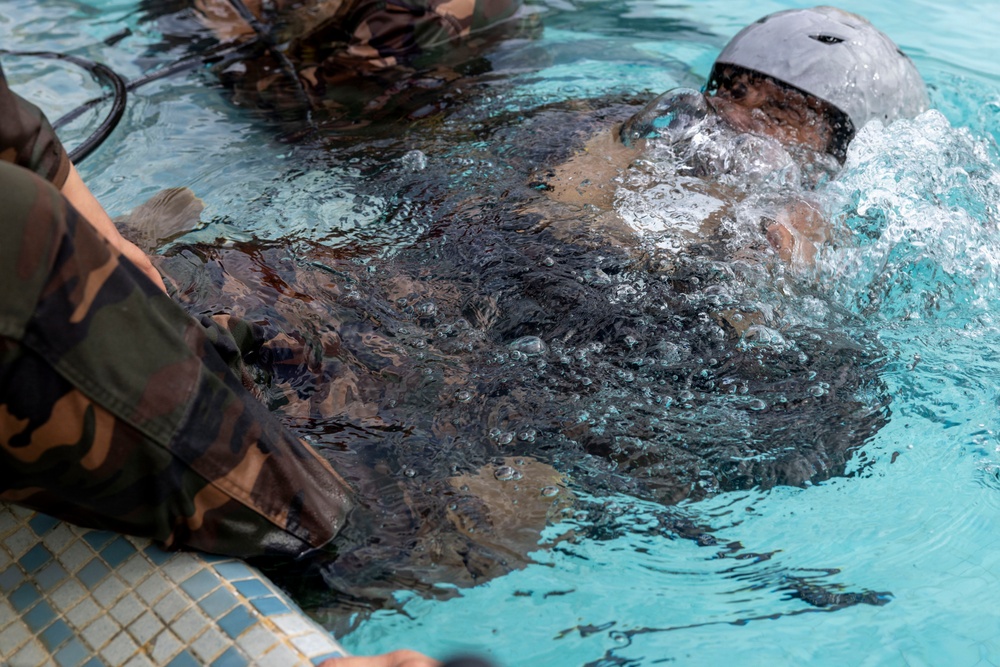 Royal Tongan Marines Conduct Shallow Underwater Egress Training