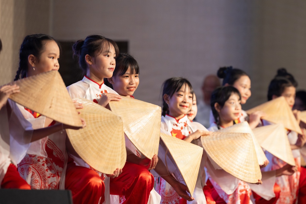 Vietnam’s Blue Star Center Performers Dance!