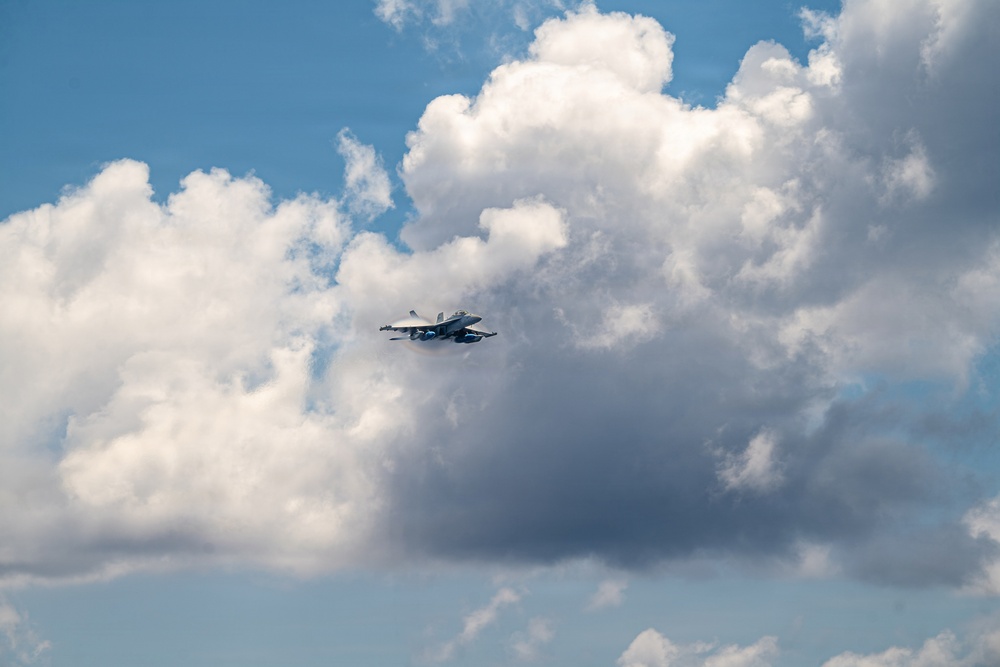 USS Gridley Conducts Air Power Demonstration