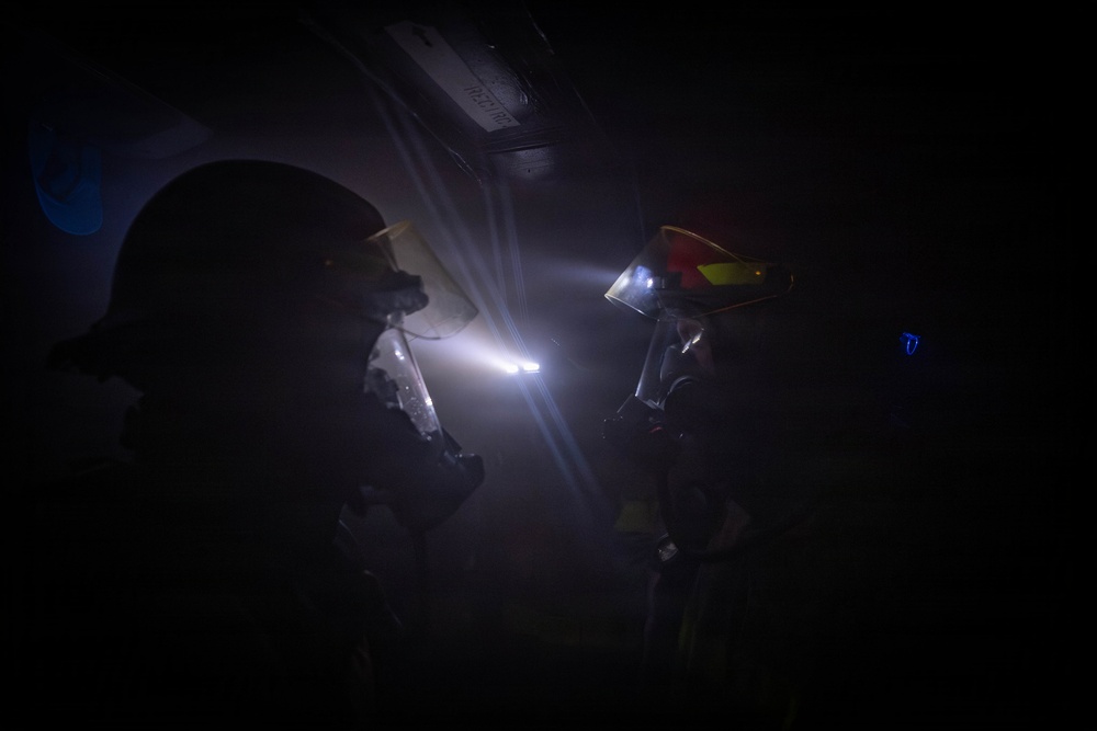 USS Gridley Conducts Flying Squad Drill