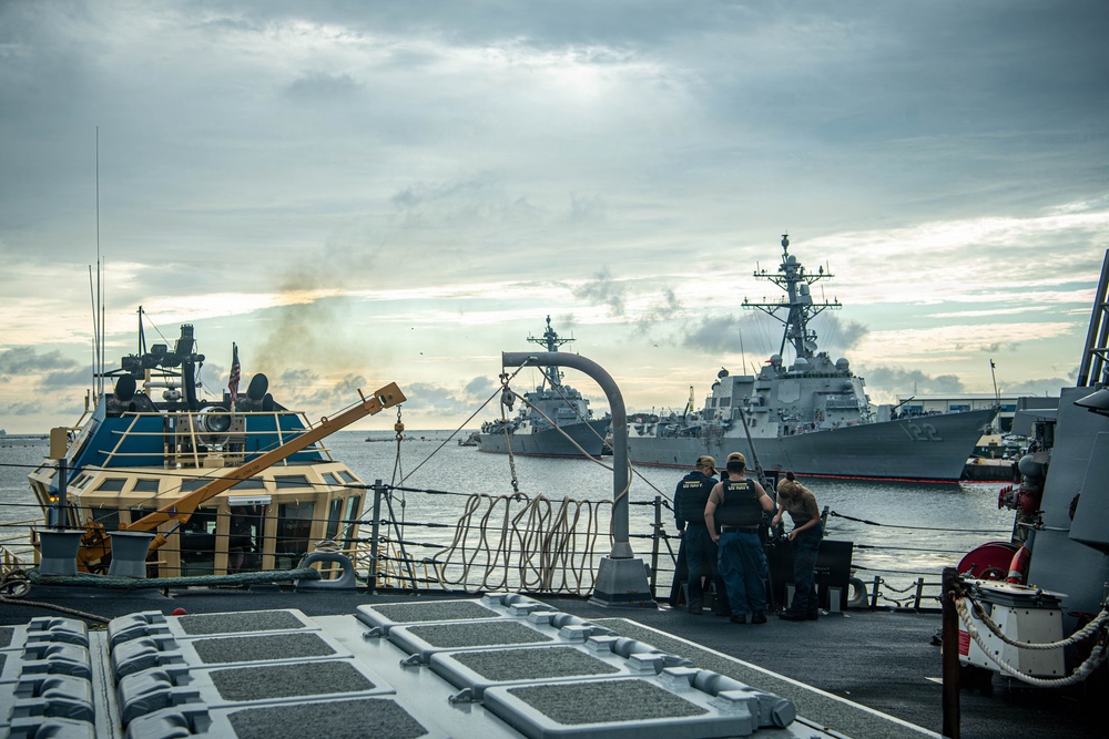 USS Gridley Pulls Into Mayport, Florida