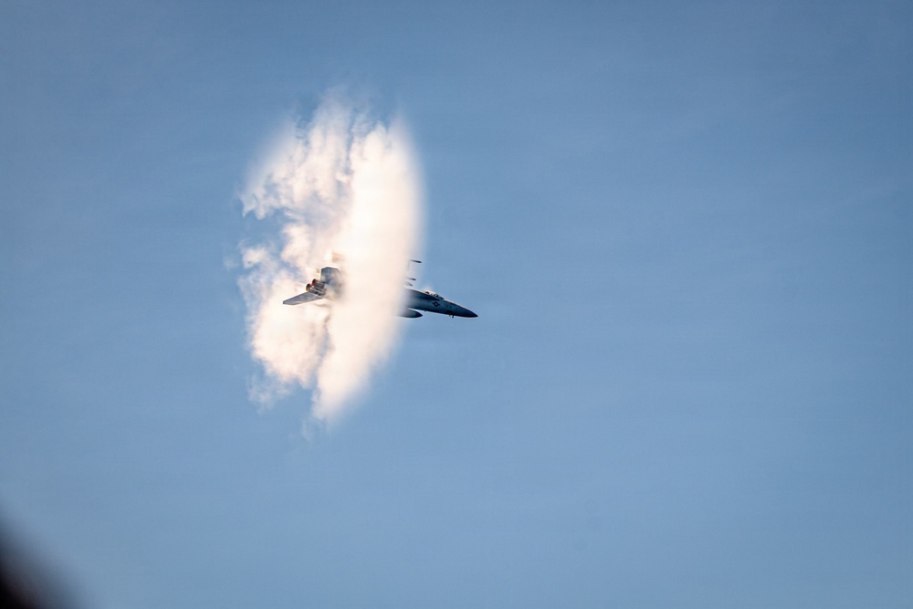 USS Gridley Conducts Air Power Demonstration