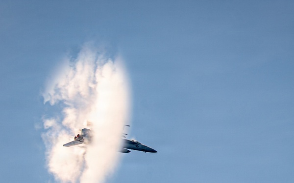 USS Gridley Conducts Air Power Demonstration