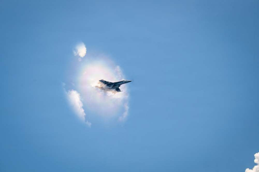 USS Gridley Conducts Air Power Demonstration