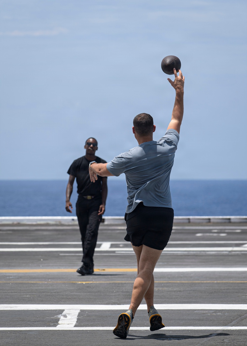 USS Nimitz conducts 5k Flight Deck Run during Tiger Cruise