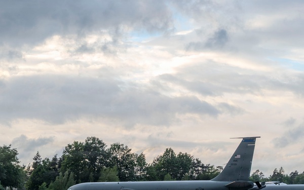 C-17 prepares for flight to CENTCOM