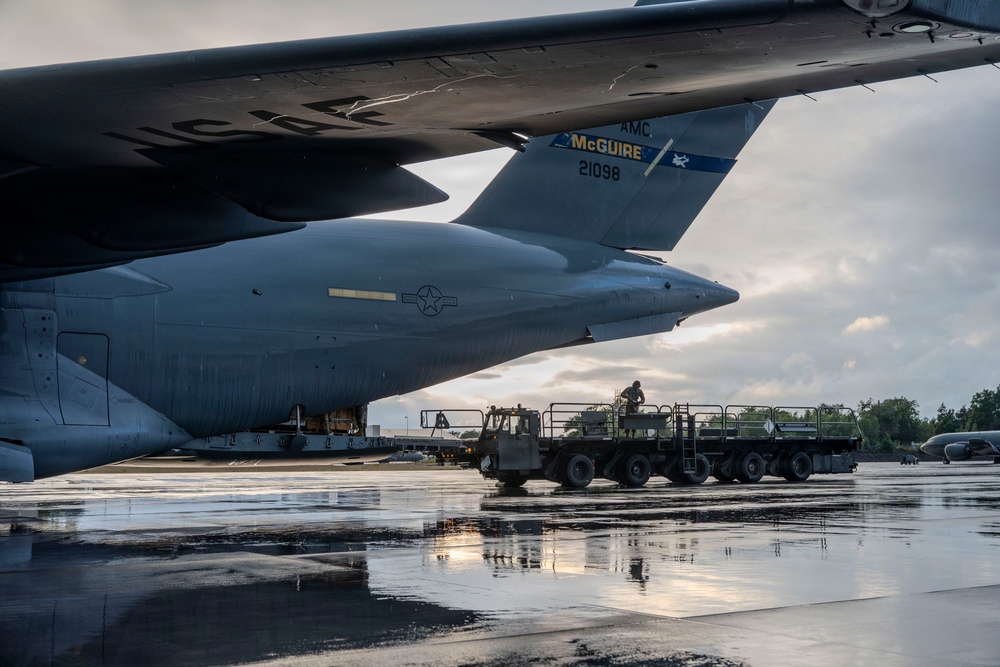 C-17 prepares for flight to CENTCOM