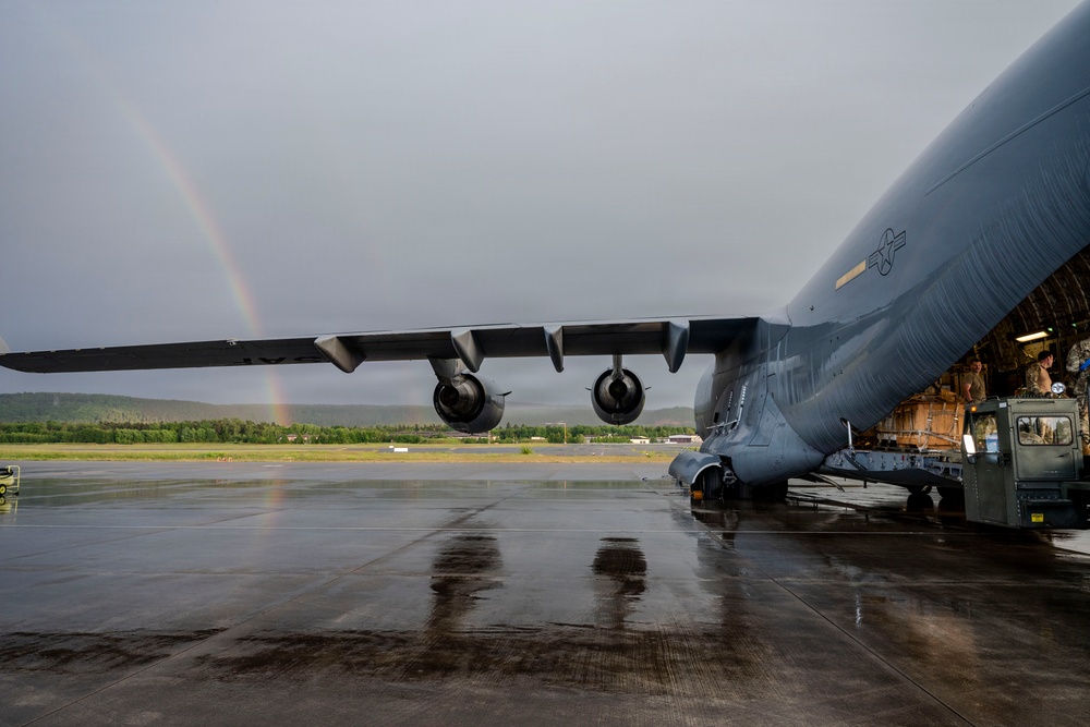 C-17 prepares for flight to CENTCOM