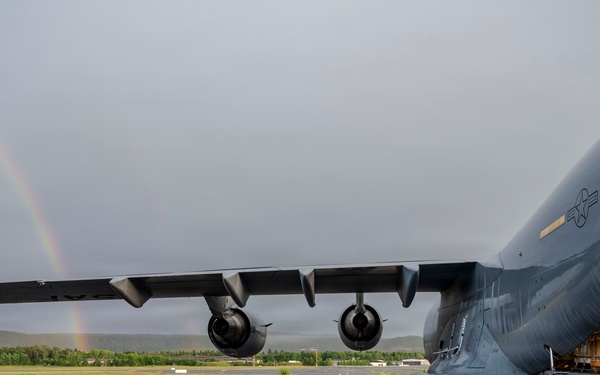 C-17 prepares for flight to CENTCOM