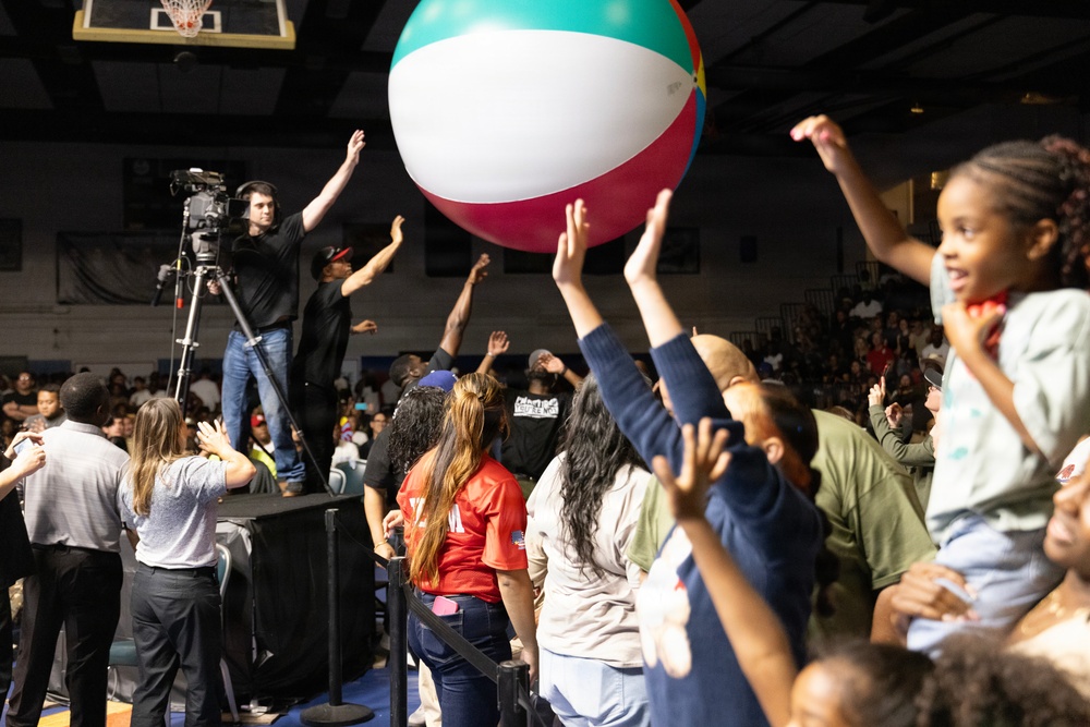 Fort Hood vs. Fort Bliss, Fight Night extends across Texas.
