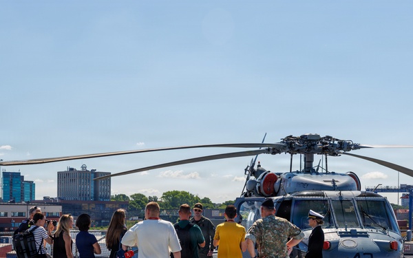 USS Mount Whitney Hosts Lithuanian Media