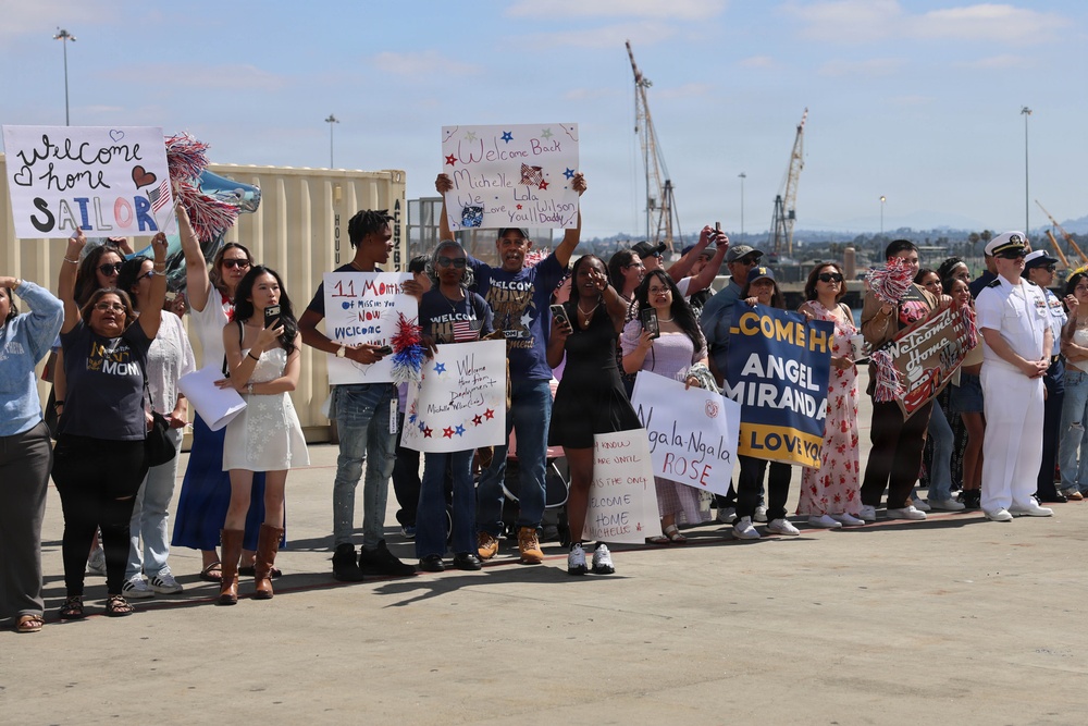 USS Lake Erie (CG 70) Returns to Homeport Following Deployment