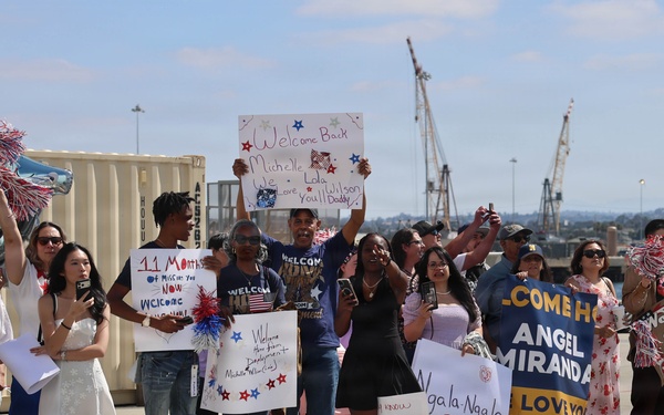 USS Lake Erie (CG 70) Returns to Homeport Following Deployment