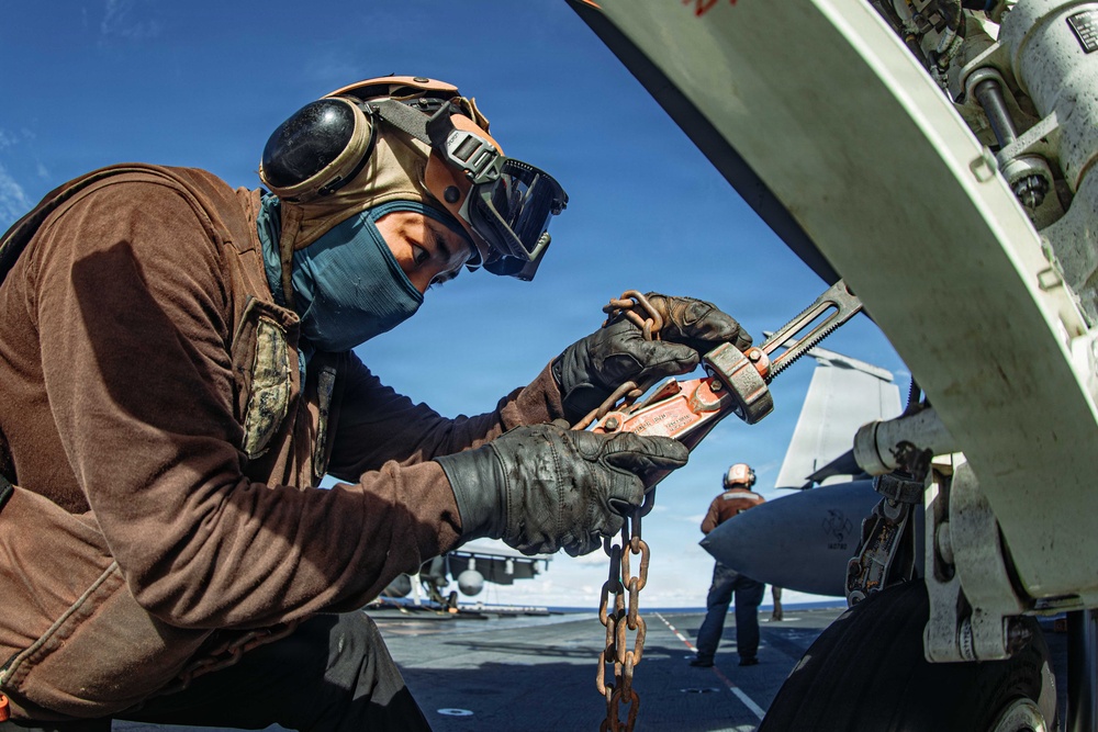 George Washington Conducts Sinking Exercise during Valiant Shield 2026