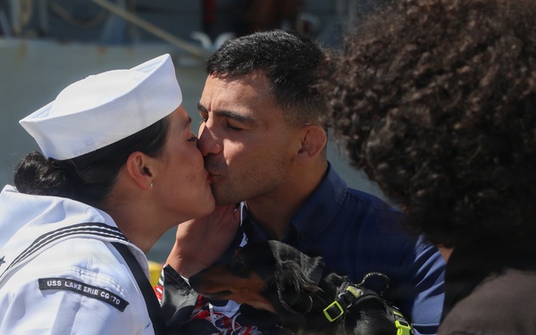 USS Lake Erie (CG 70) Returns to Homeport Following Deployment