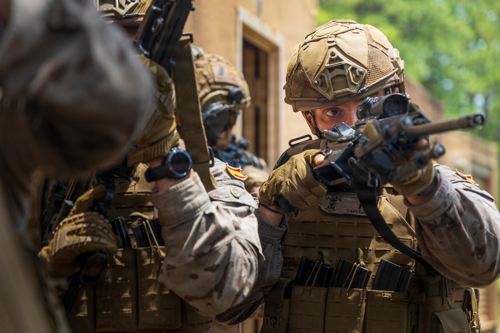 FLEETEX 250 | Spanish Marines Conclude FLEETEX 250 By Conducting Urban Operation Training