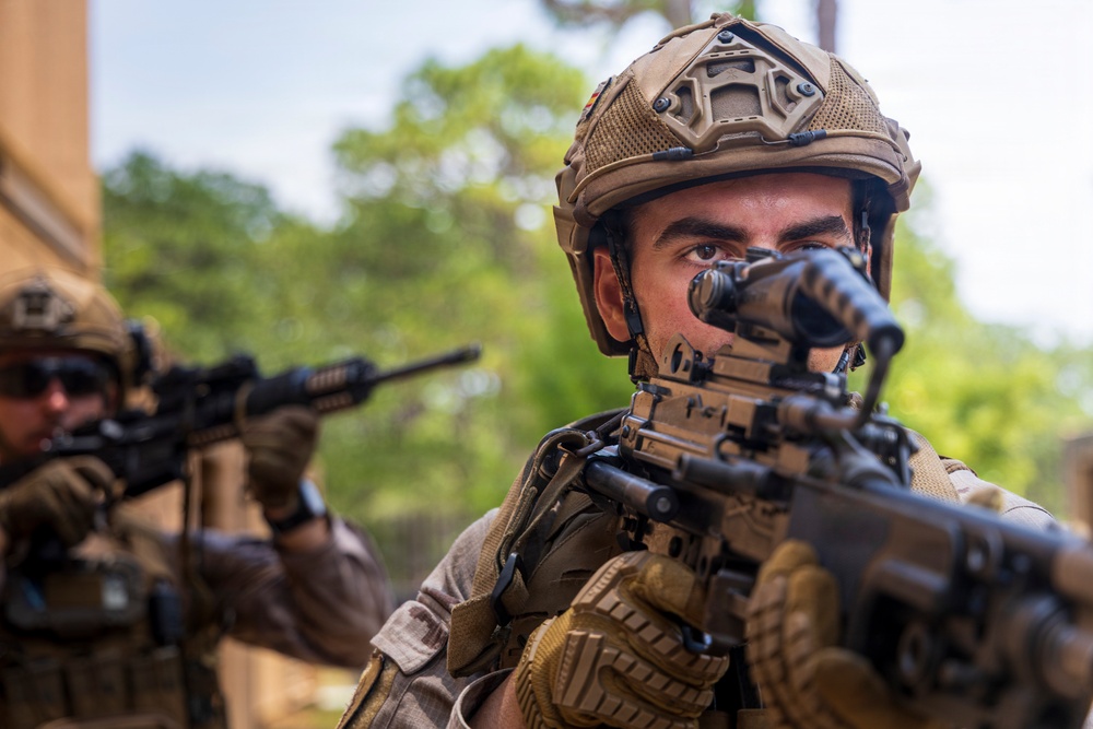 FLEETEX 250 | Spanish Marines Conclude FLEETEX 250 By Conducting Urban Operation Training