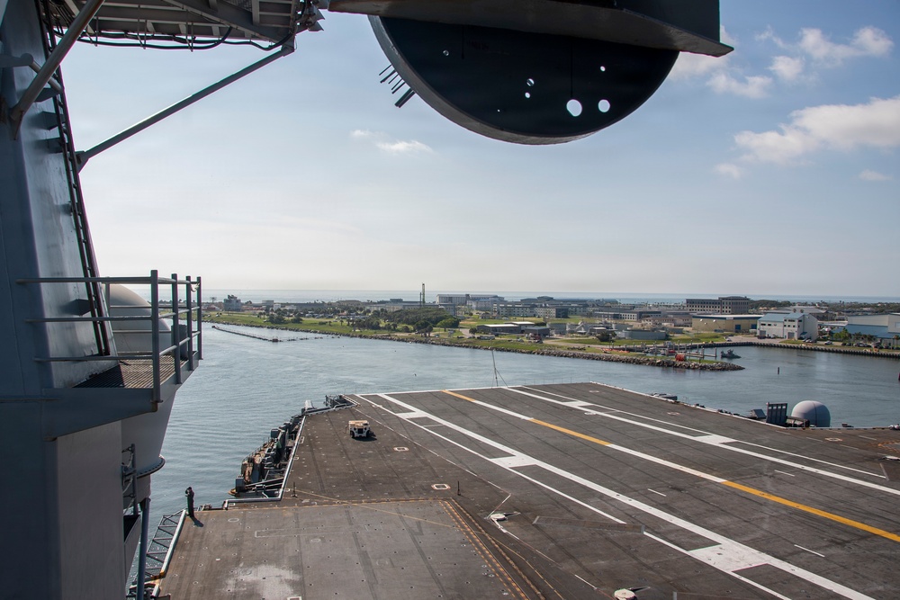 USS Nimitz Pulls into Naval Station Mayport