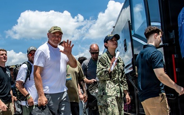 Nimitz Sailors Say Goodbye To Tigers