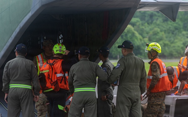 First Relief Flight Departs Panama for Venezuela