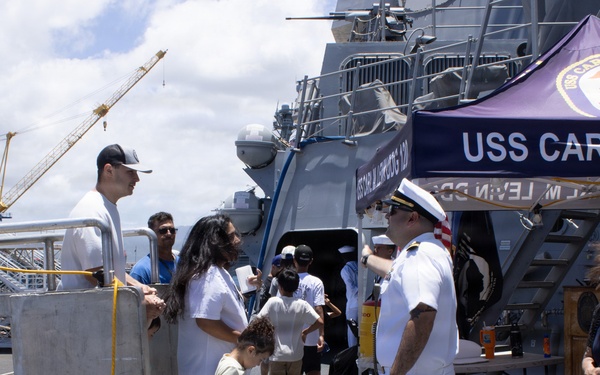 Public tours U.S. Navy destroyer during RIMPAC 26 open ship event