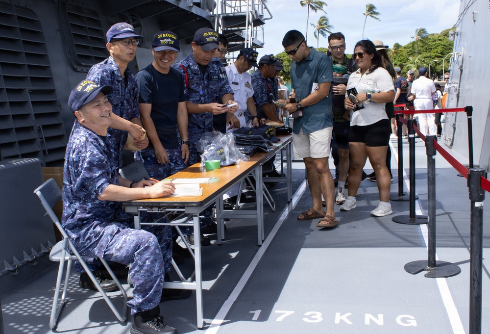 Public tours Japanese destroyer during RIMPAC 26 open ship event