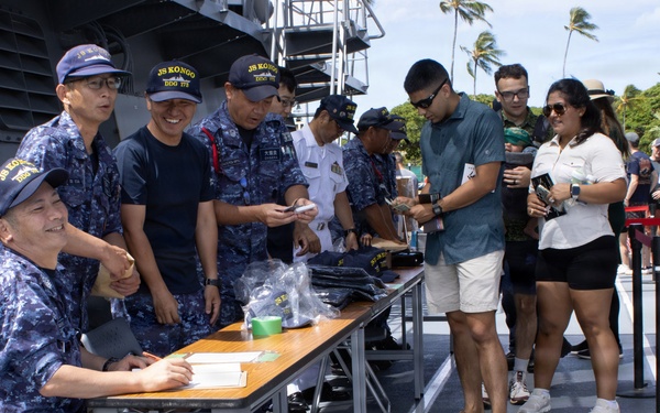 Public tours Japanese destroyer during RIMPAC 26 open ship event