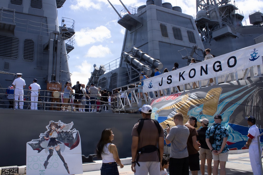 Public tours Japan Maritime Self-Defense Force destroyer during RIMPAC 26 open ship event