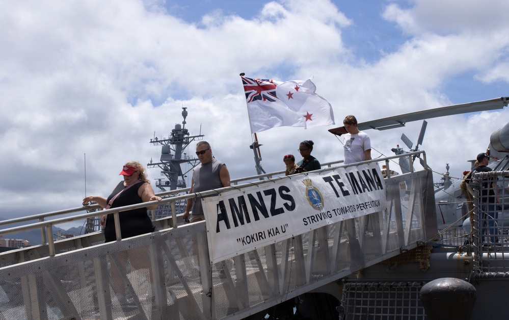 Public tours Royal New Zealand Navy frigate during RIMPAC 26 open ship event