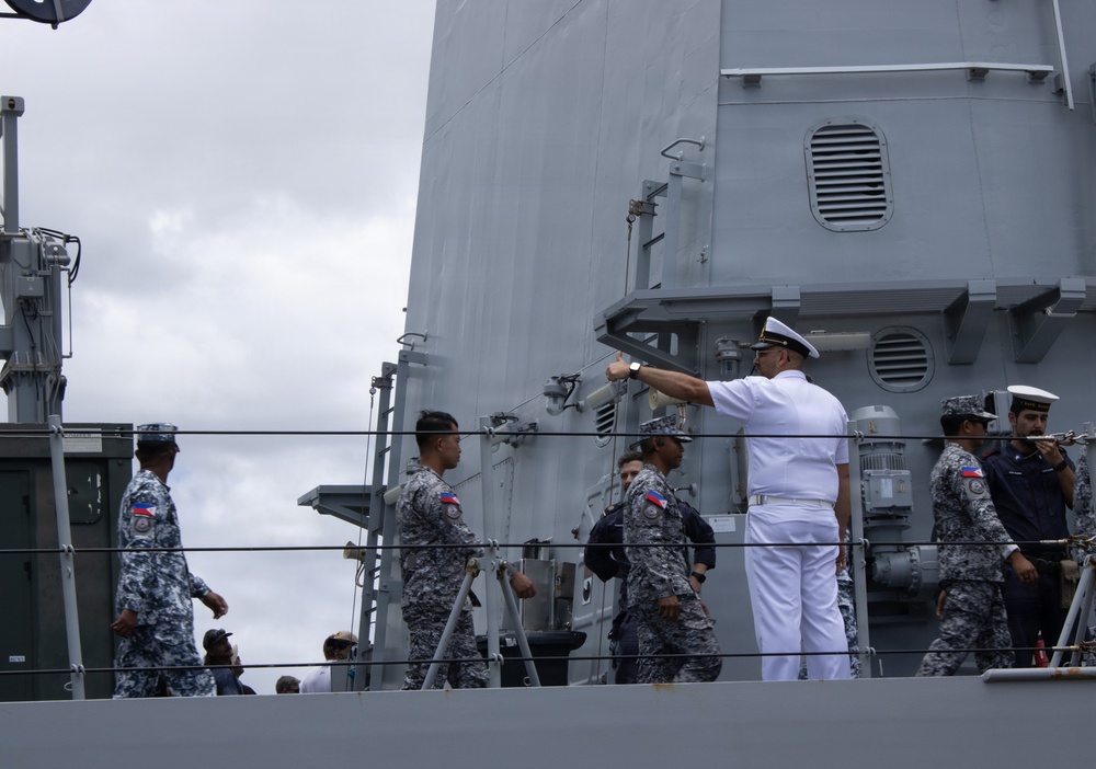 Philippine Coast Guard visits Italian Navy combat ship during RIMPAC 26