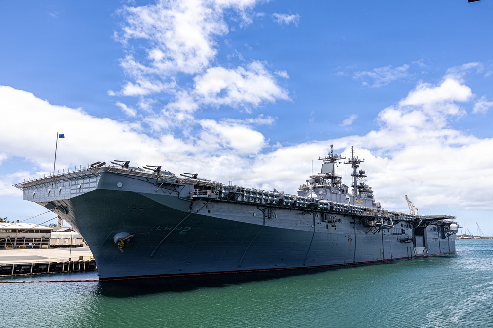 U.S. Navy amphibious assault ship moors at Joint Base Pearl Harbor-Hickam for RIMPAC 26