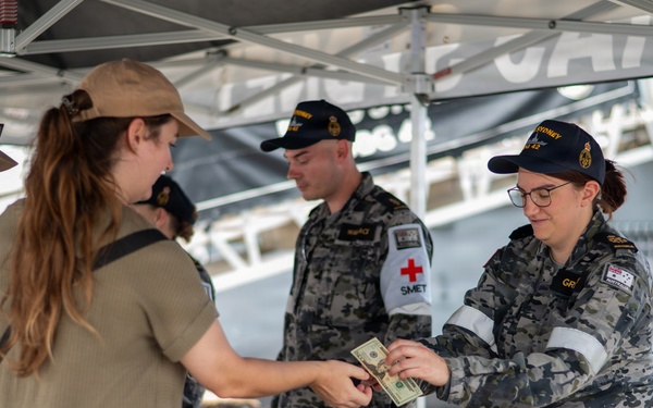 HMAS Sydney (DDG 42) hosts public tours on Open Ship Day during RIMPAC 2026