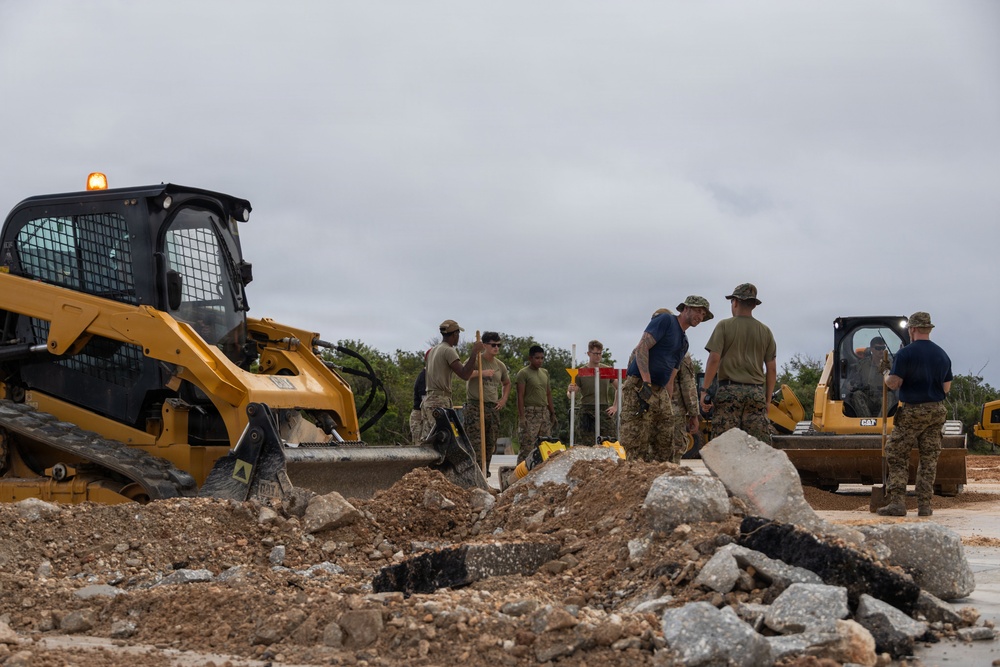 U.S. joint services, Canadian Armed Forces repair airfield during Valiant Shield