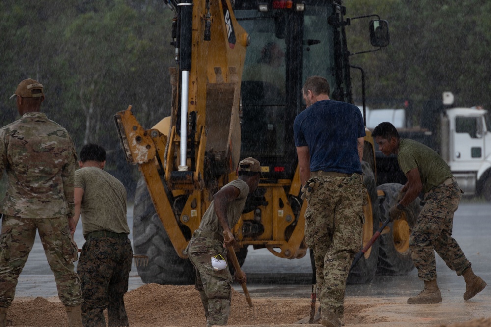 U.S. joint services, Canadian Armed Forces repair airfield during Valiant Shield
