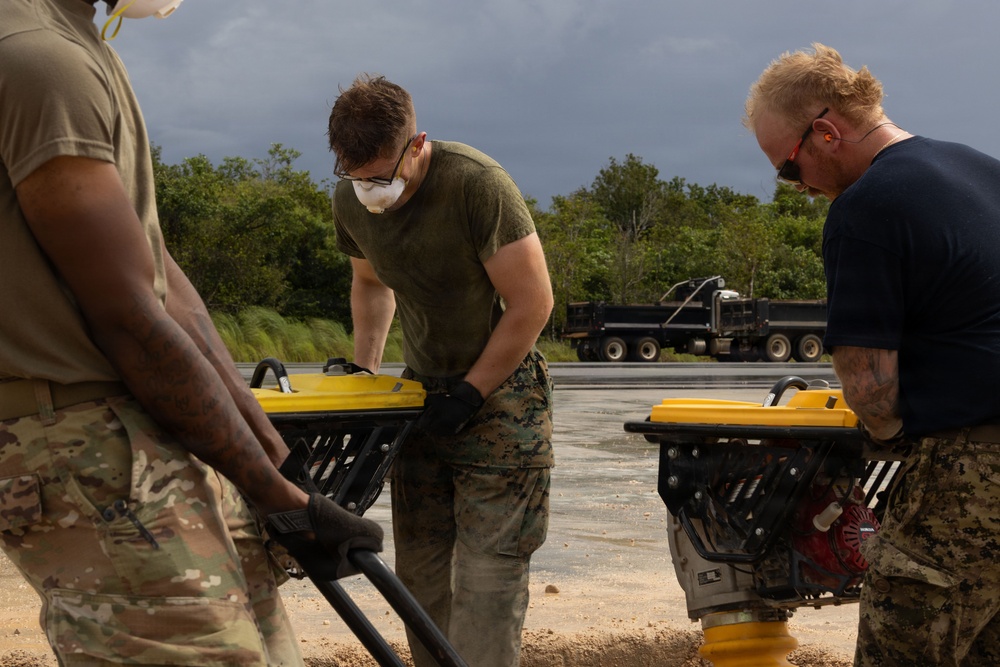 U.S. joint services, Canadian Armed Forces repair airfield during Valiant Shield
