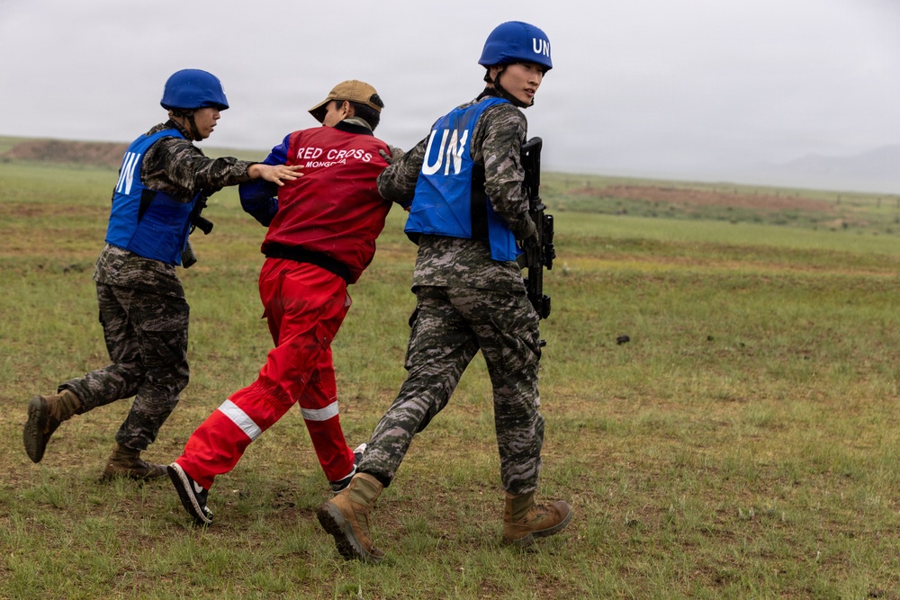 Multinational Soldiers Extract Civilians at Khaan Quest 2026