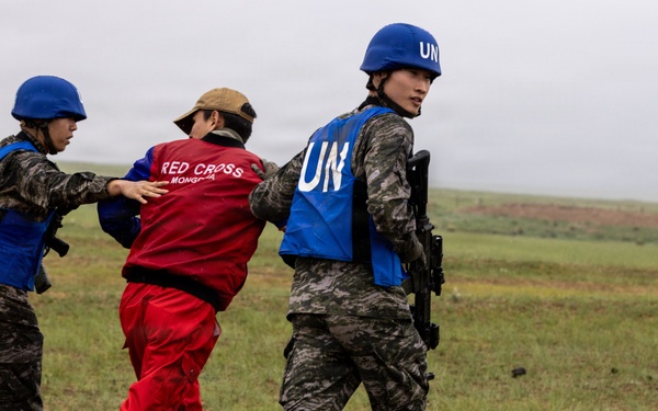 Multinational Soldiers Extract Civilians at Khaan Quest 2026