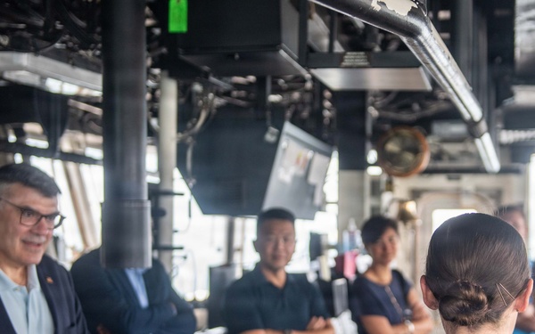 USCGC Midgett (WMSL 757) hosts United States Chargé d’affaires to Singapore