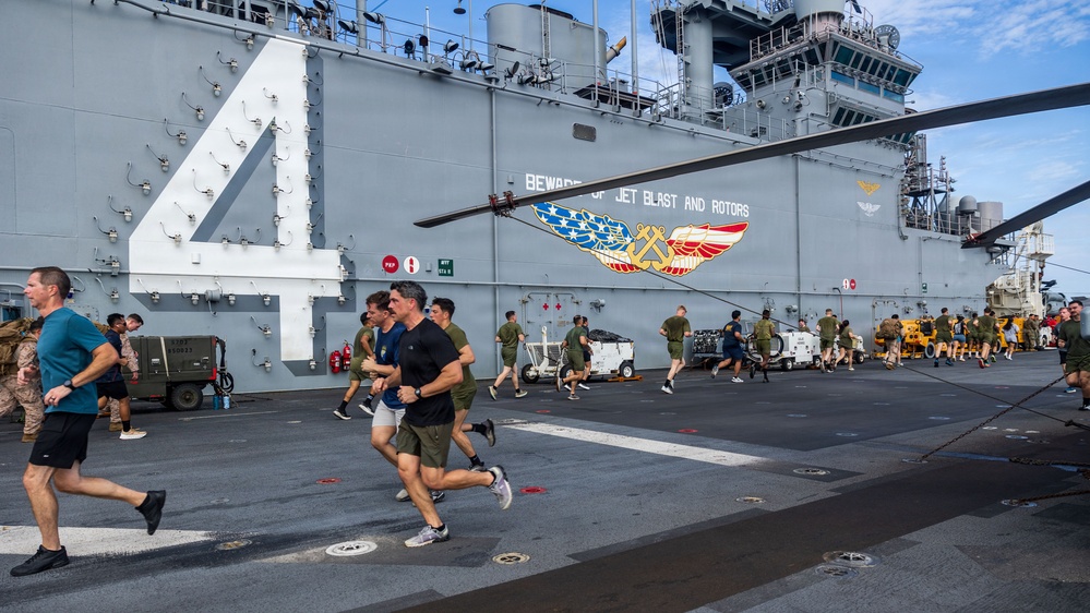 11th MEU Marines, Sailors Conduct A Fun Run Aboard USS Boxer