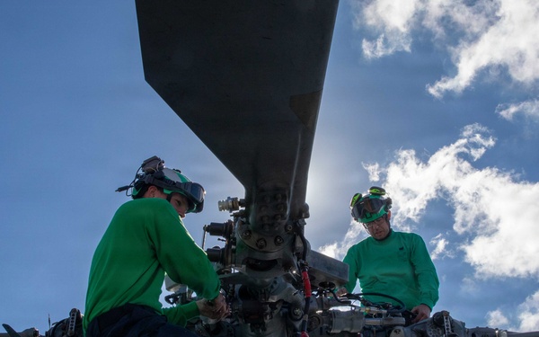 IKE Supports East Coast Fleet Replacement Squadrons