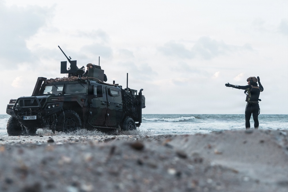 Fleet Exercise 250 | Spanish Marines Conduct Amphibious Assault