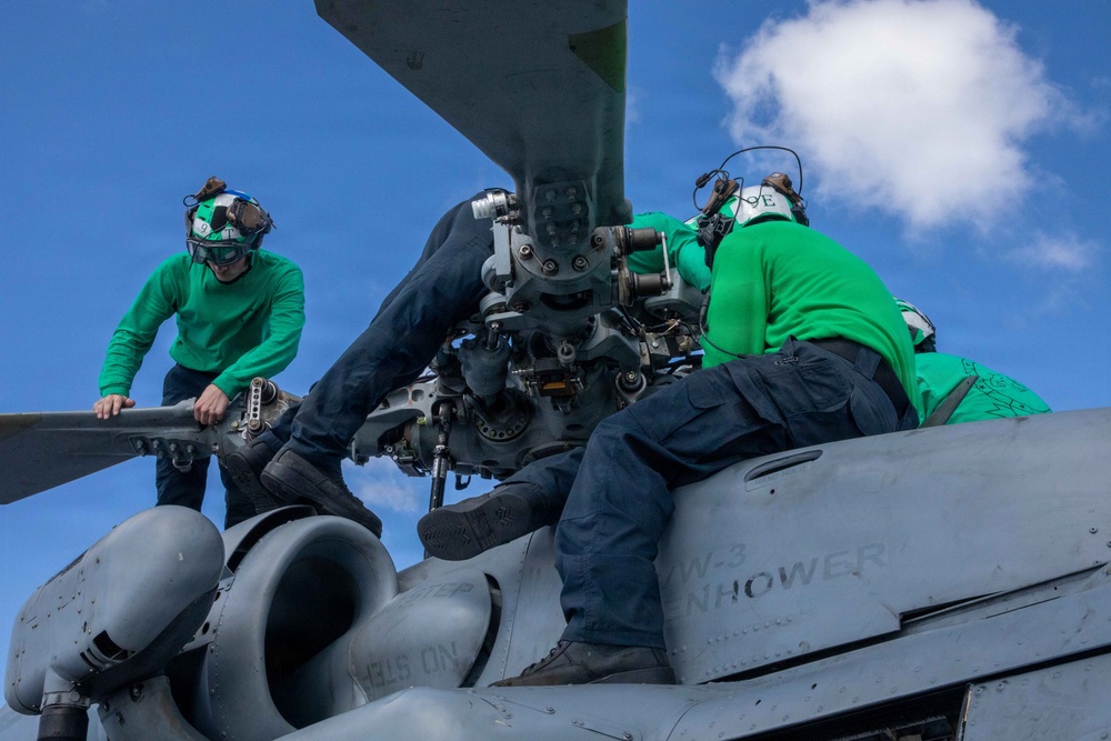 IKE Supports East Coast Fleet Replacement Squadrons