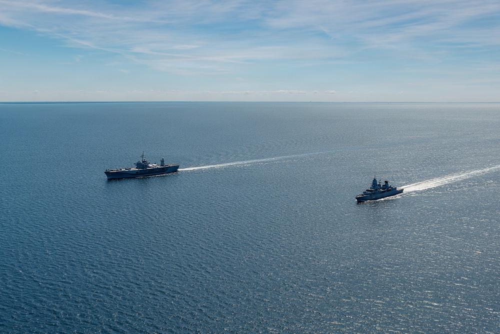 USS Mount Whitney, FGS Hamburg Sail in Baltic Sea