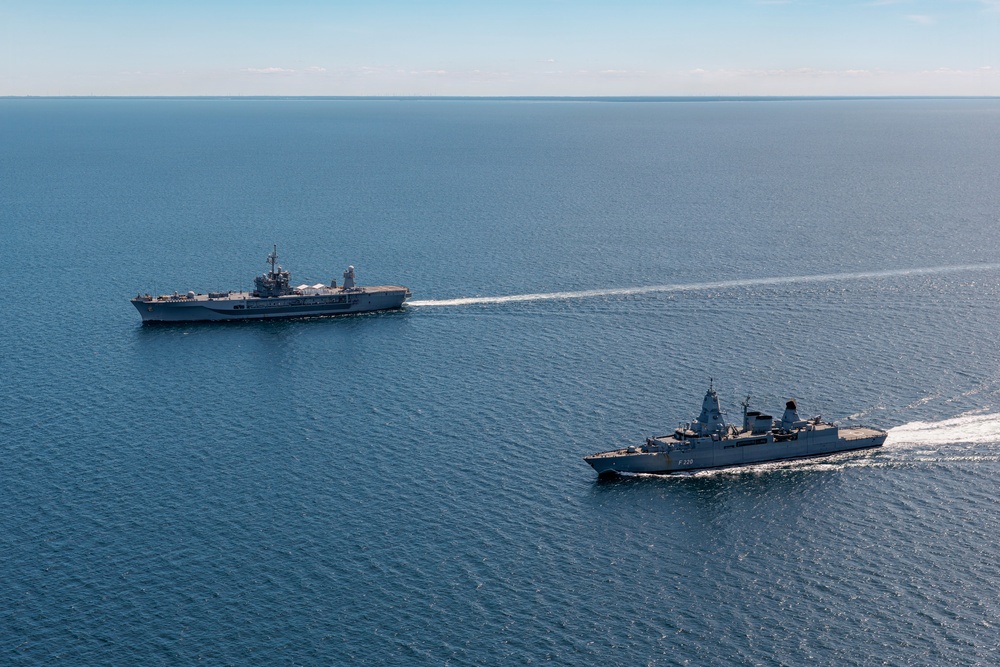 USS Mount Whitney, FGS Hamburg Sail in Baltic Sea