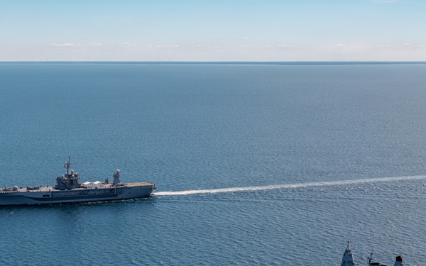 USS Mount Whitney, FGS Hamburg Sail in Baltic Sea