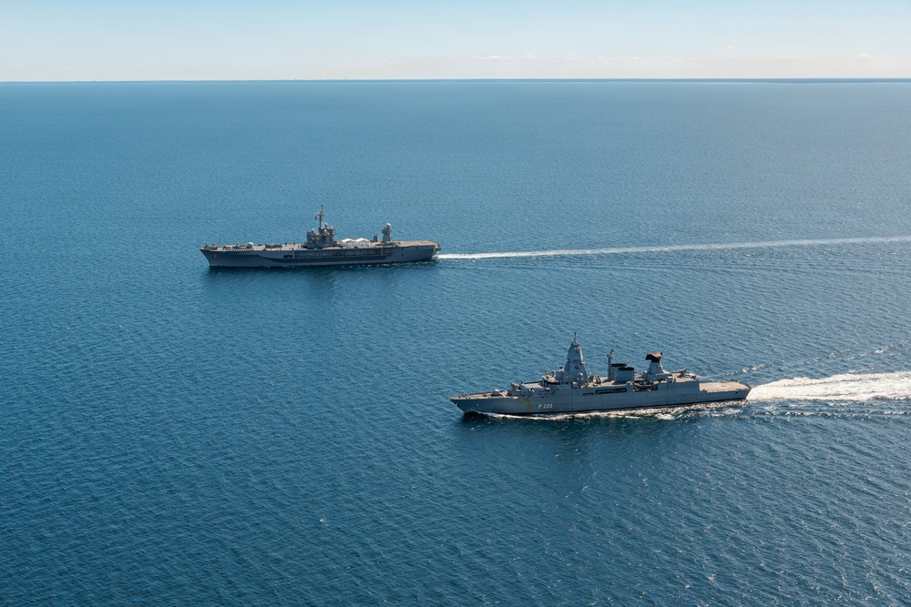 USS Mount Whitney, FGS Hamburg Sail in Baltic Sea
