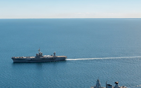 USS Mount Whitney, FGS Hamburg Sail in Baltic Sea